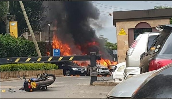 Εκρήξεις και πυροβολισμοί σε ξενοδοχείο στο Ναϊρόμπι