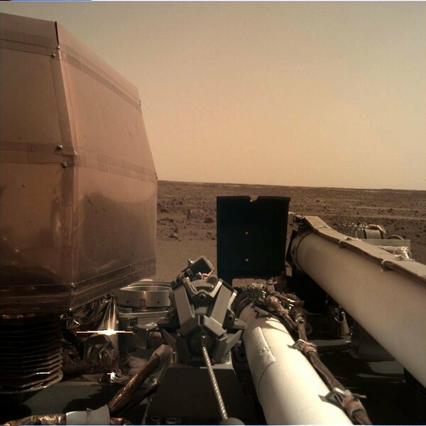 NASA: Οι εντυπωσιακές φωτογραφίες του InSight από τον Άρη