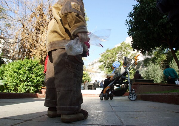 Το σχέδιο της ΝΔ για την υπογεννητικότητα- Πώς σκοπεύει να στηρίξει τα νέα ζευγάρια