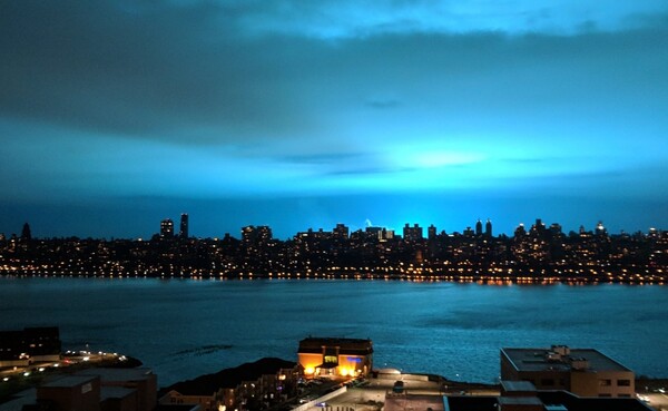 Αναστάτωση στη Νέα Υόρκη από τον μπλε ουρανό - Νόμιζαν πως ήταν εξωγήινοι