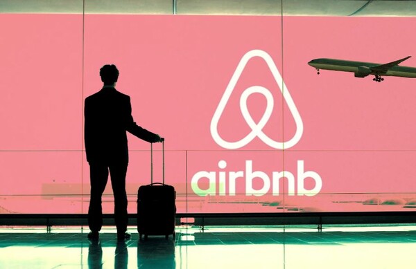 O συνιδρυτής της Airbnb απάντησε στις απαγορεύσεις εισόδου του Τραμπ προσφέροντας δωρεάν διαμονή σε όσους επηρεάζονται