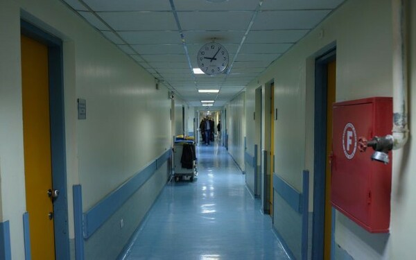 ΠΟΕΔΗΝ: Ασθενής μαχαίρωσε νοσηλεύτρια στον «Ερυθρό Σταυρό»
