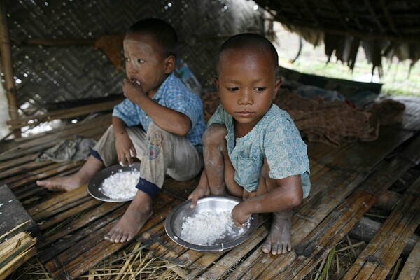 Unicef: Σχεδόν 1,4 εκατομμύρια παιδιά κινδυνεύουν να πεθάνουν από την πείνα σε 4 χώρες