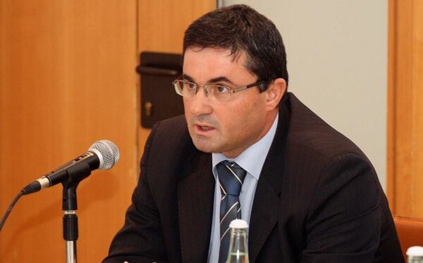 Αλβανός βουλευτής χαρακτηρίζει «ρατσιστικό κράτος» την Ελλάδα με αφορμή την υπόθεση των επτά νεοσυλλέκτων