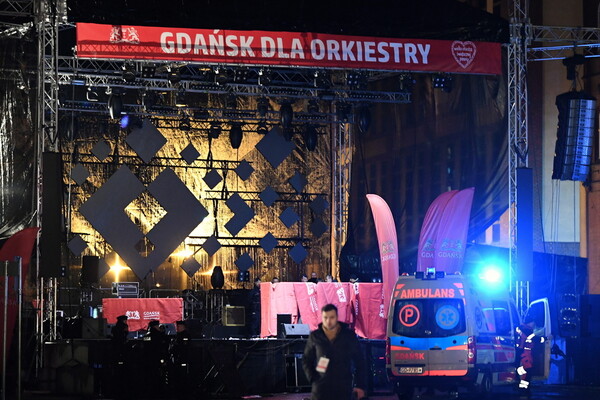 Πολωνία: Σε κρίσιμη κατάσταση ο δήμαρχος του Γκντανσκ έπειτα από επίθεση με μαχαίρι