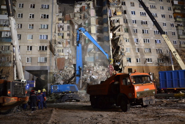 Τελικός απολογισμός: στους 39 οι νεκροί στη Ρωσία από την κατάρρευση πολυκατοικίας