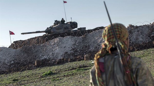 Η Τουρκία στέλνει ενισχύσεις στα σύνορά της με την Συρία