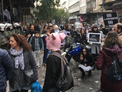 Παρέμβαση στην Βαρβάκειο έκαναν σήμερα οι Vegan ακτιβιστές και αντισπισιστές