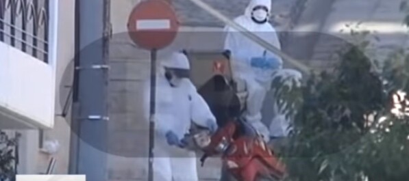 Οι ειδικοί της αστυνομίας μεταφέρουν τη βόμβα που τοποθετήθηκε με στόχο τον Ντογιάκο (BINTEO)