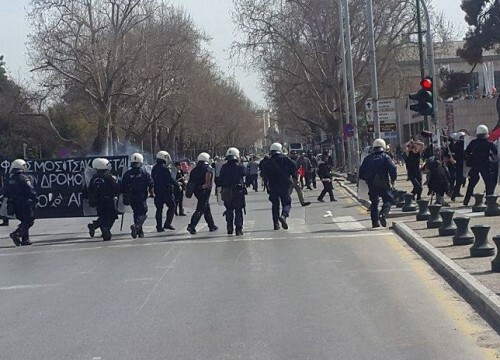 Αναβλήθηκε για την Τετάρτη η δίκη για τα χθεσινά επεισόδια στον Λευκό Πύργο