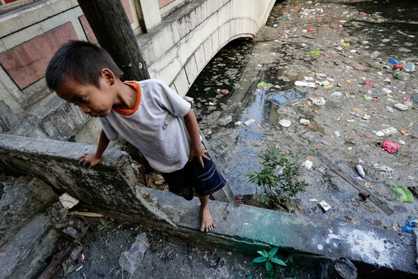 Unicef: 600 εκατομμύρια παιδιά θα ζουν σε περιοχές με ελάχιστο νερό μέχρι το 2040