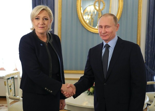 Το Κρεμλίνο διαψεύδει ότι προτιμά νίκη της Λεπέν στη Γαλλία