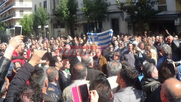 Πορεία οπαδών του Σώρρα στην Πάτρα - Αναβλήθηκε η εκδίκαση της αίτησης αναστολής