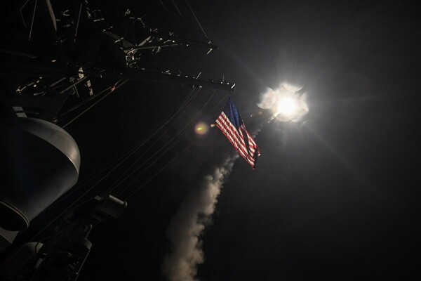 Οι ΗΠΑ βομβάρδισαν με 59 πυραύλους τη Συρία