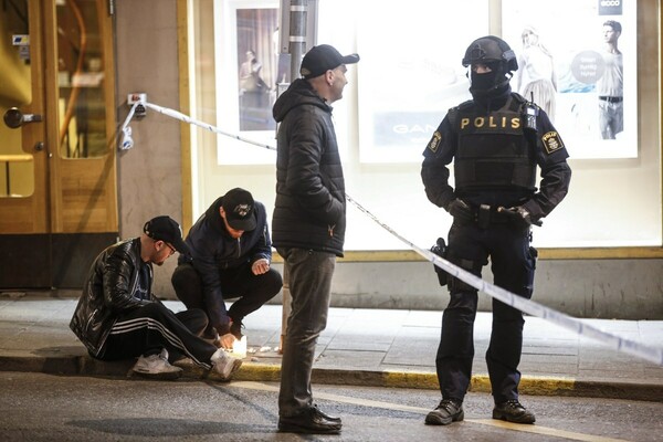 Δύο συλλήψεις για την επίθεση με φορτηγό στο κέντρο της Στοκχόλμης