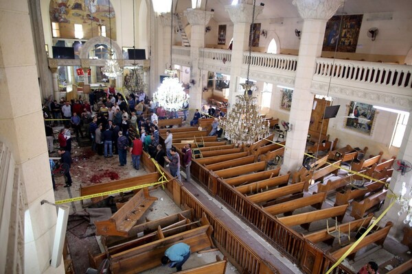 Αίγυπτος: 21 νεκροί και 42 τραυματίες από έκρηξη βόμβας μέσα σε χριστιανική εκκλησία (updated)