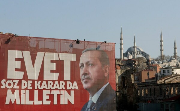 Νέα έκκληση Ερντογάν για υποστήριξη στο «παρά πέντε» του δημοψηφίσματος