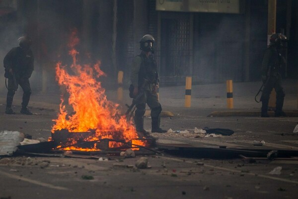 Βενεζουέλα: Τρεις νεκροί στις χθεσινές συγκεντρώσεις - Ξανά στους δρόμους οι διαδηλωτές