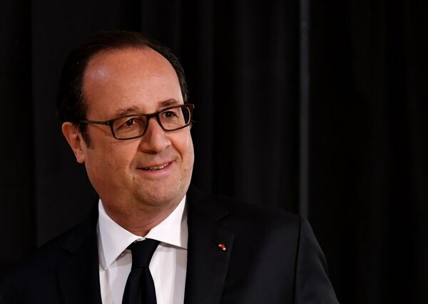 Ολάντ: Θα ψηφίσω Μακρόν - Κίνδυνος για τη Γαλλία η Λεπέν