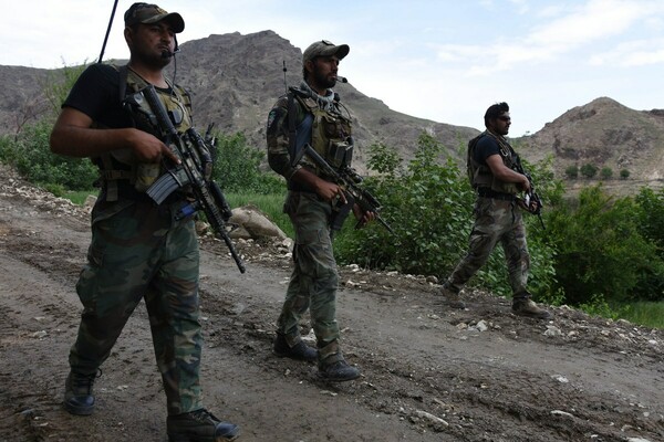 Αφγανιστάν: Παραιτήθηκαν ο υπ. Άμυνας και ο αρχηγός του Στρατού μετά την πολύνεκρη επίθεση