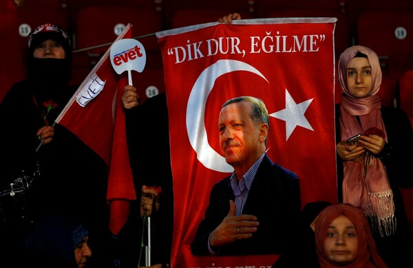 Ολλανδία και Τουρκία κλιμακώνουν την ένταση - Αντιδράσεις και από άλλες ευρωπαϊκές χώρες κατά της Άγκυρας