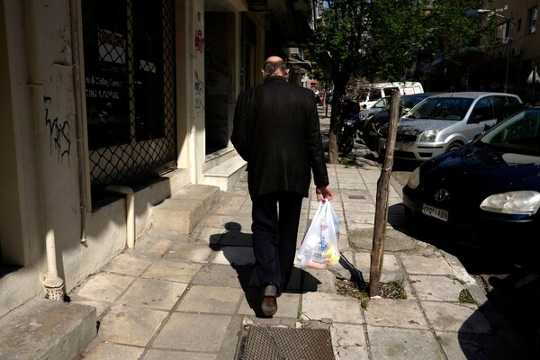 Focus: Οι φτωχοί πληρώνουν για τις μεταρρυθμίσεις στην Ελλάδα