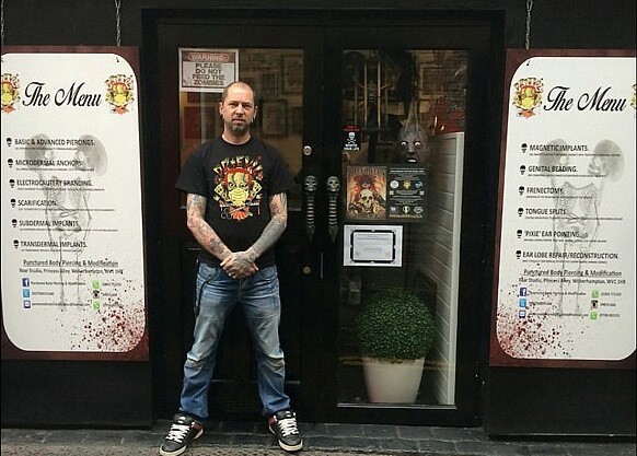 Tattoo artist καταδικάστηκε για body modification- Αφαιρούσε παράνομα αυτιά, θηλές και γλώσσες