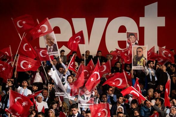 Τουρκία: Τι δείχνουν οι τελευταίες δημοσκοπήσεις 10 ημέρες πριν από το δημοψήφισμα