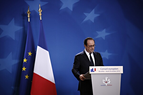 Ολάντ: H Γαλλία έδειξε στη Γερμανία τι θα κόστιζε το Grexit στην Ευρώπη