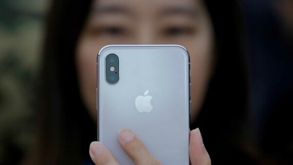 Η Apple παραδέχτηκε πως σφάλμα λογισμικού στο FaceTime μετατρέπει το iPhone σε εργαλείο λαθρακρόασης