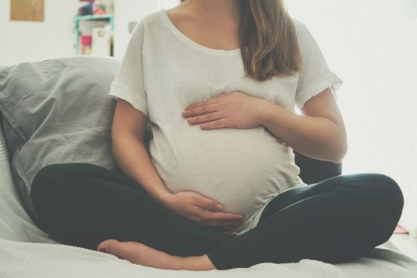 Μία 32χρονη Ελληνίδα είναι έγκυος με την πρωτοποριακή μέθοδο «των τριών γενετικών γονέων»