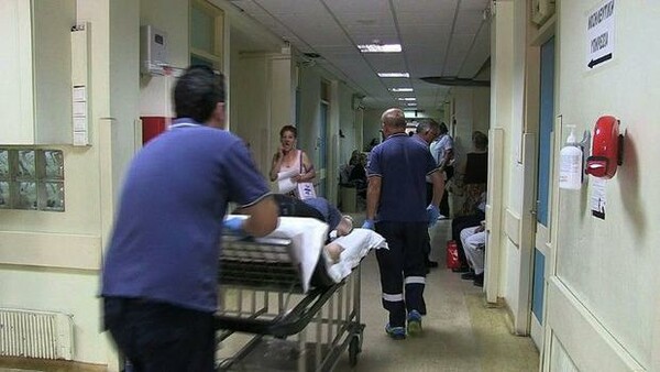 Σοβαρή, αλλά σταθερή η κατάσταση του γιατρού που τραυματίστηκε στο νοσοκομείο «Ελπίς»