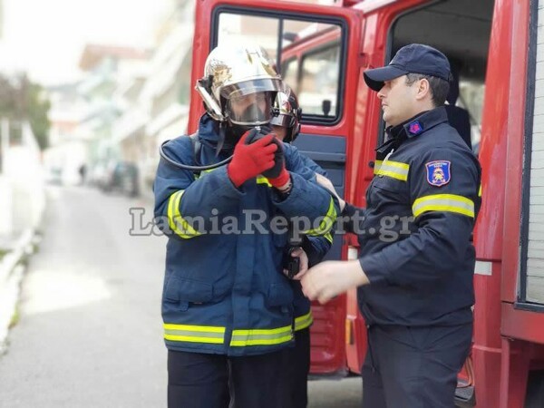 Λαμία: Πήρε φωτιά το σπίτι της από κινητό τηλέφωνο