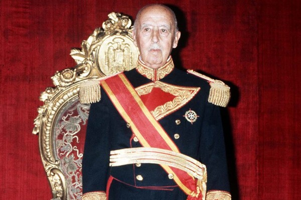 Η Μπαρτσελόνα ακύρωσε τα μετάλλια που είχε δώσει κάποτε στον δικτάτορα Φράνκο