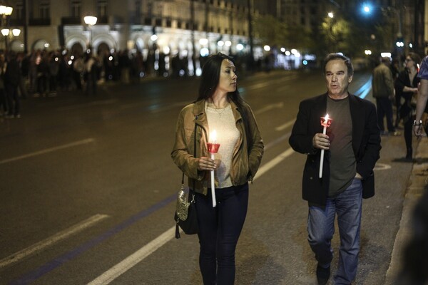 Η περιφορά του Επιταφίου στο κέντρο της Αθήνας - ΦΩΤΟΓΡΑΦΙΕΣ