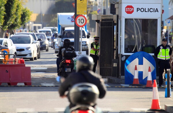 Η Ισπανία προσλαμβάνει 1.700 δημοσίους υπαλλήλους για να αντιμετωπίσει το Brexit