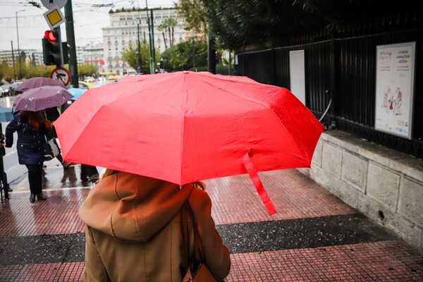 Συνεχίζονται οι χαμηλές θερμοκρασίες- Βροχές και καταιγίδες