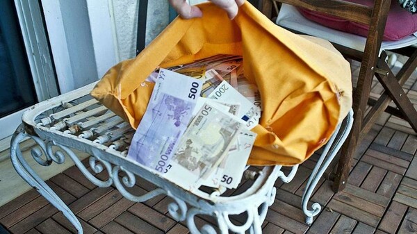 Ένας Κρητικός έχασε στο δρόμο 50.000 ευρώ- Κι όμως, αυτός που τα βρήκε τα επέστρεψε