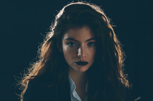 H ιδιοφυΐα της Lorde μέσα από ένα ειλικρινές και μελωδικό άλμπουμ
