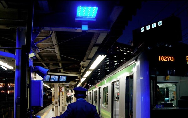 Μπορούν τα μπλε φώτα στο μετρό να αποτρέψουν τις αυτοκτονίες;