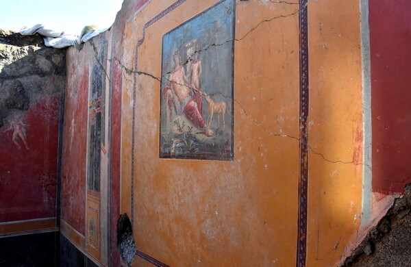 Στο φως εντυπωσιακή τοιχογραφία του Νάρκισσου στην αρχαία Πομπηία