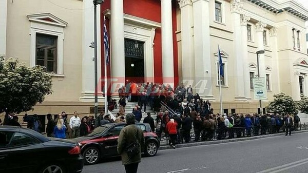 Πάτρα: Με πούλμαν οι οπαδοί του Σώρρα στο δικαστήριο - Εκδικάζεται σήμερα η αίτηση αναστολής της ποινής