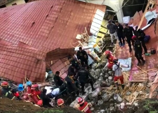 Τουλάχιστον 15 νεκροί από χείμαρρο λάσπης που έπνιξε ξενοδοχείο στο Περού