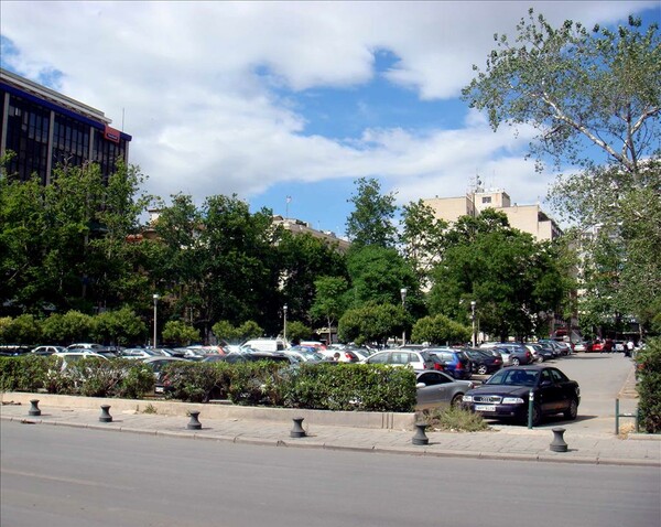 Θεσσαλονίκη: «Φρένο» στην ανάπλαση της Πλατείας Ελευθερίας- Θα παραμείνει το πάρκινγκ