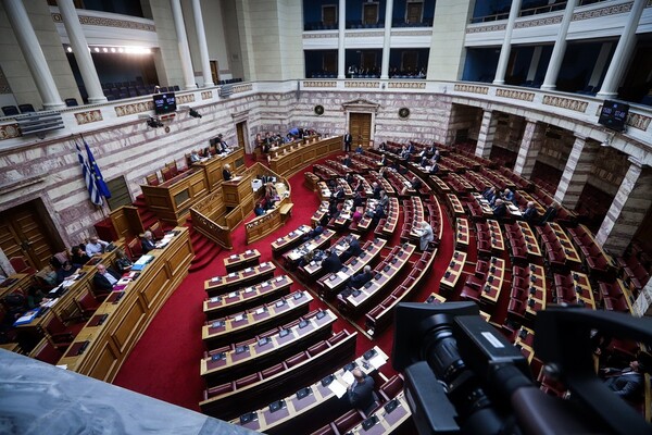 Πέρασε η συμφωνία των Πρεσπών από την Επιτροπή Άμυνας και Εξωτερικών