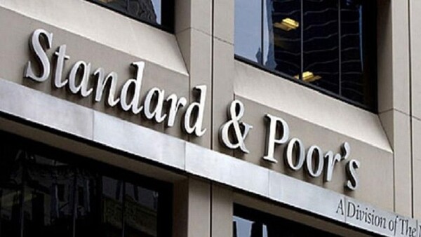 Ο οίκος Standard and Poor's διατήρησε την Ελλάδα στο B+/B