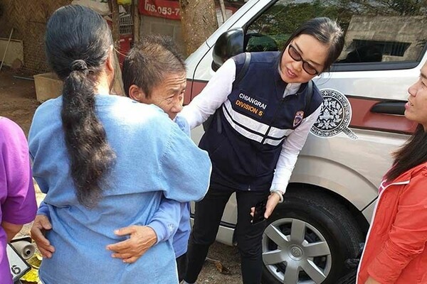Μια Ταϊλανδή που πάσχει από άνοια διένυσε 640 χιλιόμετρα με τα πόδια φτάνοντας ως την Κίνα
