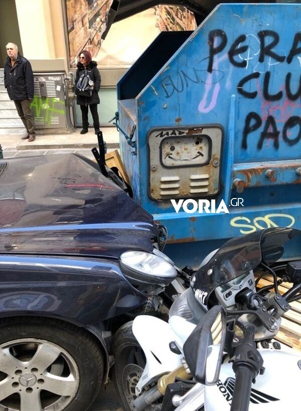Αυτοκίνητο παρέσυρε πεζούς στο κέντρο της Θεσσαλονίκης