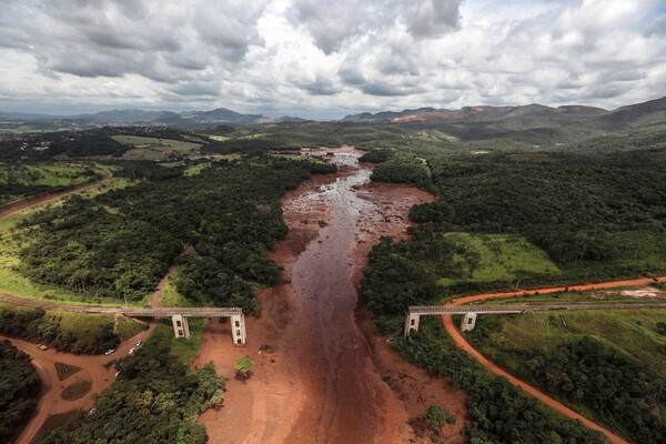 Συναγερμός στη Βραζιλία - Εκκένωση γιατί φοβούνται πως θα καταρρεύσει και άλλο φράγμα