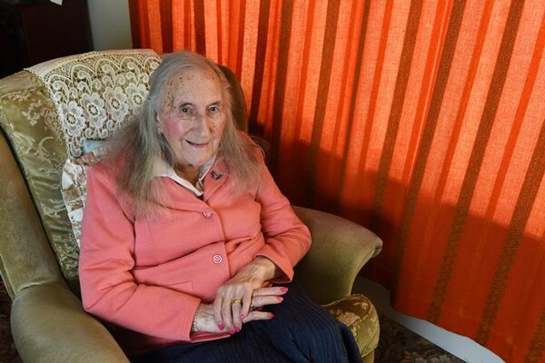 Ο 90χρονος βετεράνος του Β' Παγκοσμίου Πολέμου που αποφάσισε να ζήσει ως transgender